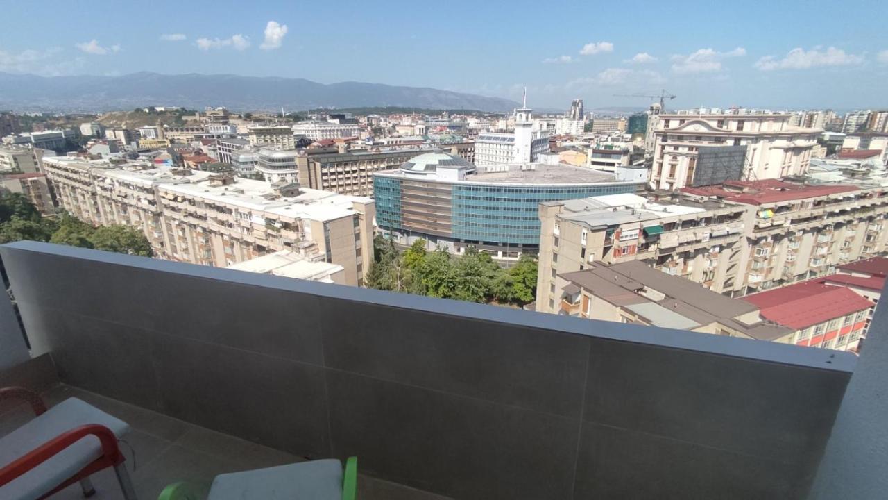 Sky View Luxury Center Skopje Apartments Exteriör bild