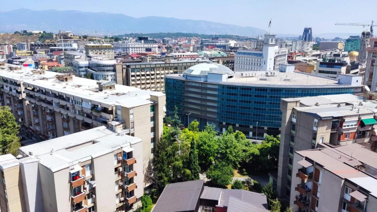 Sky View Luxury Center Skopje Apartments Exteriör bild