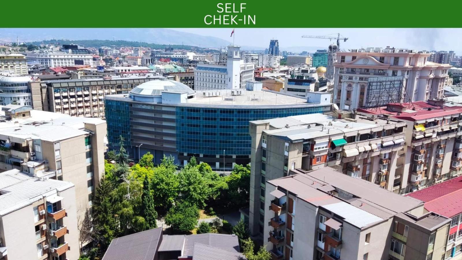 Sky View Luxury Center Skopje Apartments Exteriör bild